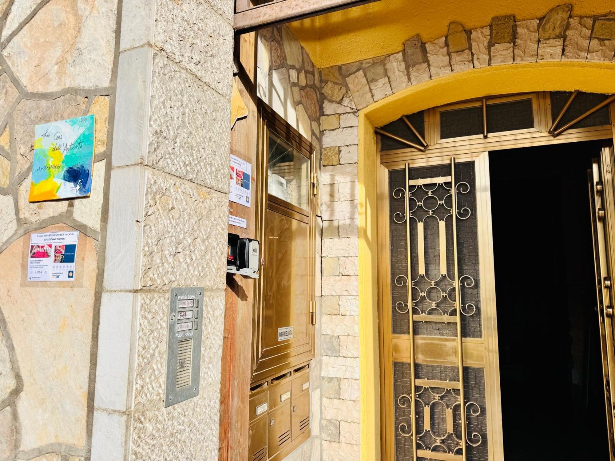 La Casa Dell'Artista Di Vittorio Vertone Pietragalla Eksteriør bilde